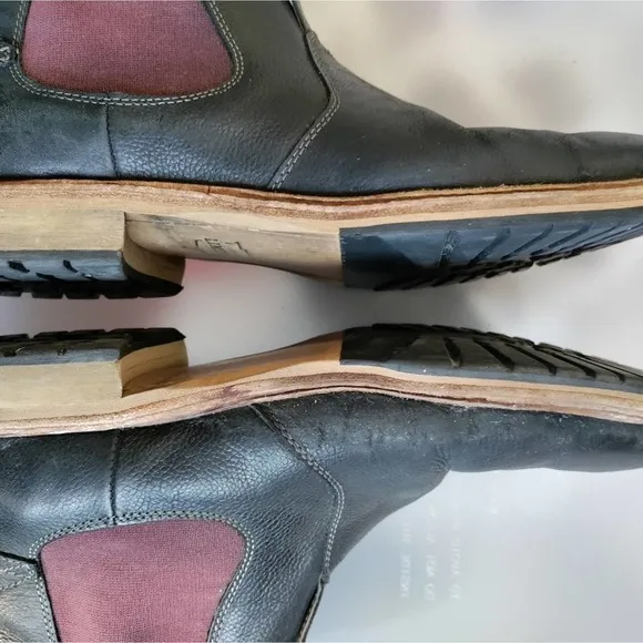 Florsheim pull-on black leather boots size 10.5 D
