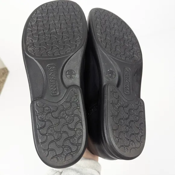 Footprints by Birkenstock Black Leather Round Toe Loafers Size 41