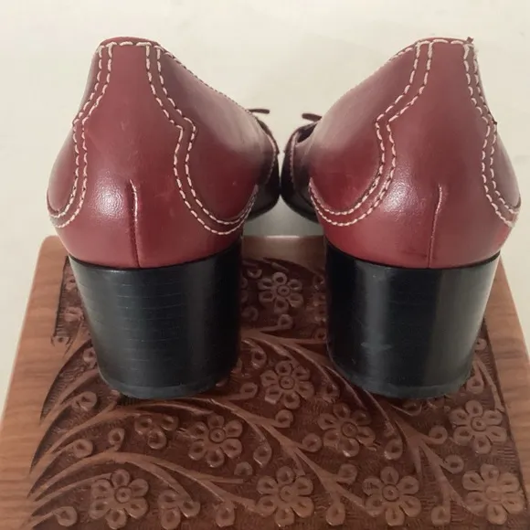 Franco Sarto “Joy” brown leather block heel square toe tassel topstitch heel 8M