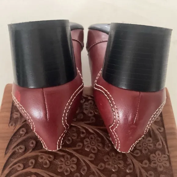 Franco Sarto “Joy” brown leather block heel square toe tassel topstitch heel 8M