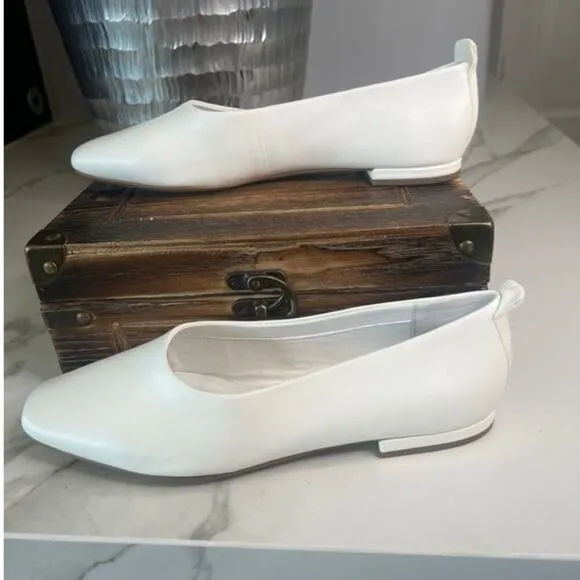 Franco Sarto Vana Ballet Flats in White Leather