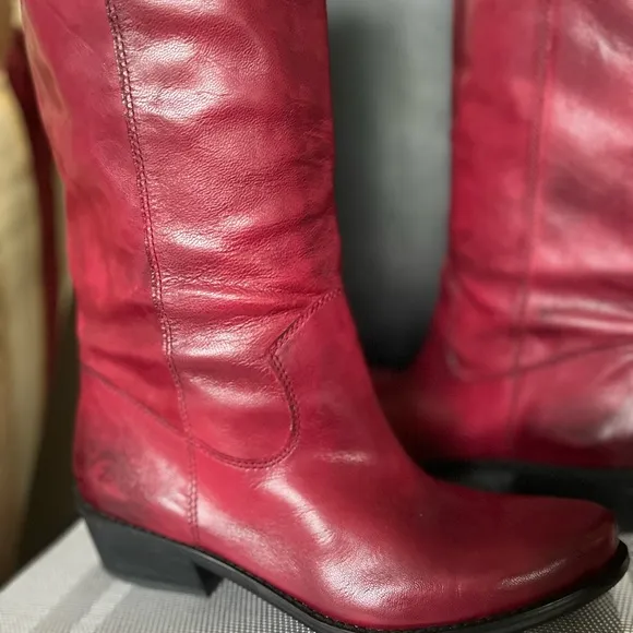 FRANCO SARTO WALINDA NWOT AUTHENTIC OXBLOOD RED SOFT LEATHER COWBOY BOOTS