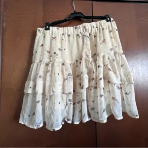 Free People Like New Pull On Tiered Skirt Size Med, Brown Tone Floral on Cream