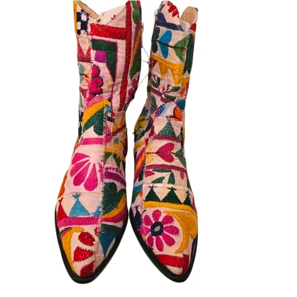 Free People MOMO Sunny Days Colorful Embroidered Zip Western Ankle Boots SIZE 38