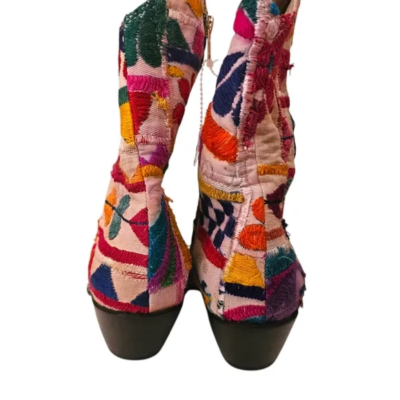 Free People MOMO Sunny Days Colorful Embroidered Zip Western Ankle Boots SIZE 38