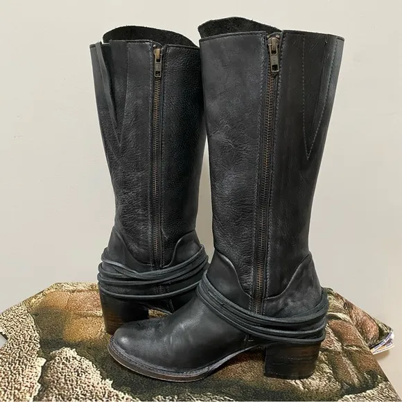 Freebird Black Cash Boots Size 9