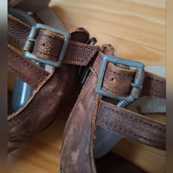 Freebird Steve Claw Sandals