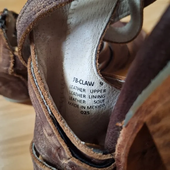 Freebird Steve Claw Sandals