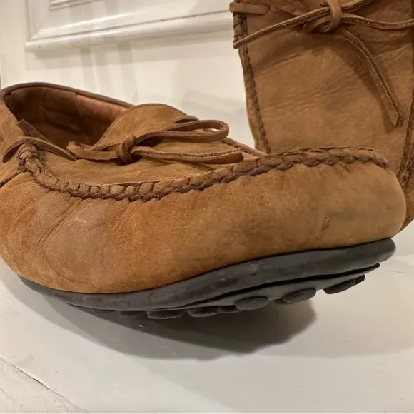 Frye 8D Brown Suede Loafers with Moccasin Style
