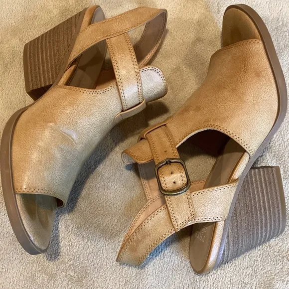 Frye and Co Gaia Tan heeled sandals women size Women's US 8, UK 6.5, EU 39