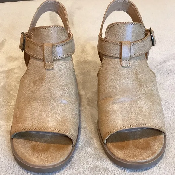 Frye and Co Gaia Tan heeled sandals women size Women's US 8, UK 6.5, EU 39