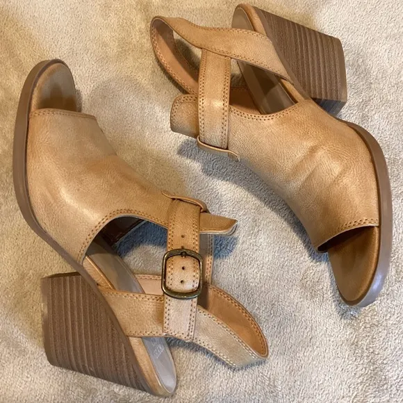 Frye and Co Gaia Tan heeled sandals women size Women's US 8, UK 6.5, EU 39