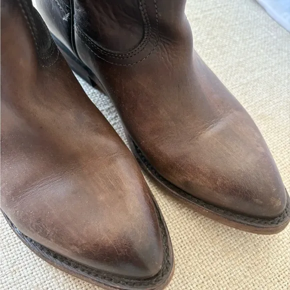 Frye Billy pull on cowboy boots size 6 brown