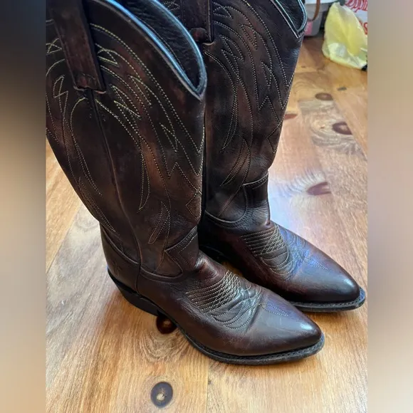 Frye Billy Pull On Leather Western Heel Boots in Smoke 6.5