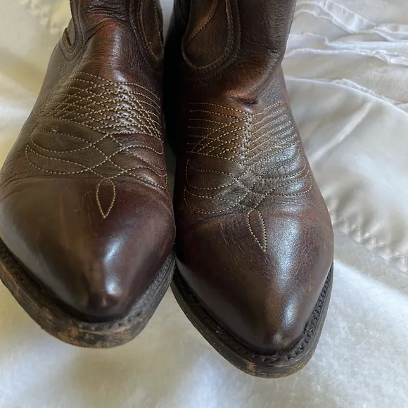 Frye Billy Pull On Leather Western Heel Boots in Smoke 6.5