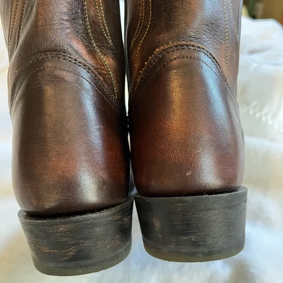 Frye Billy Pull On Leather Western Heel Boots in Smoke 6.5