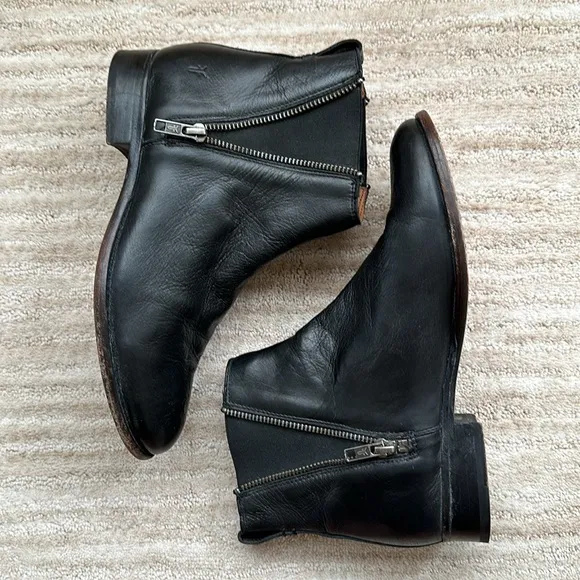 Frye Carly Zip Chelsea Pull-on Bootie 3476760 BOOTS Women's Black Size 7.5