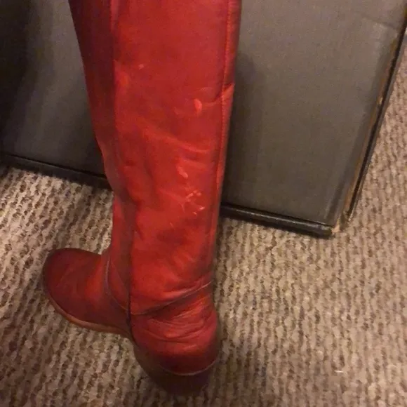 Frye Carson pull on boots