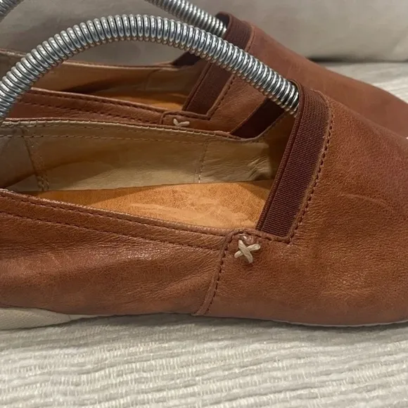 FRYE Melanie Women's Size 7.5 M Leather Slip On Sneaker Shoes Cognac Brown Flats