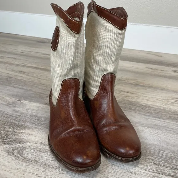 FRYE Pull On Cream Canvas Leather MIDI Western Bootie 8