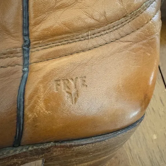FRYE pull on leather western cowboy Boots size10