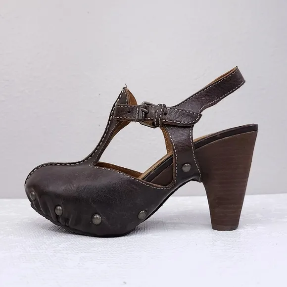 FRYE Reese T-Strap Studded Platform Sandals