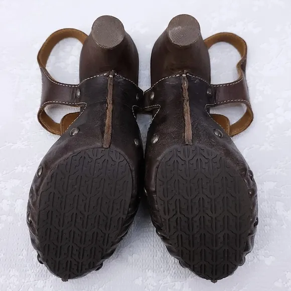 FRYE Reese T-Strap Studded Platform Sandals