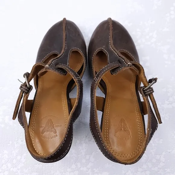 FRYE Reese T-Strap Studded Platform Sandals