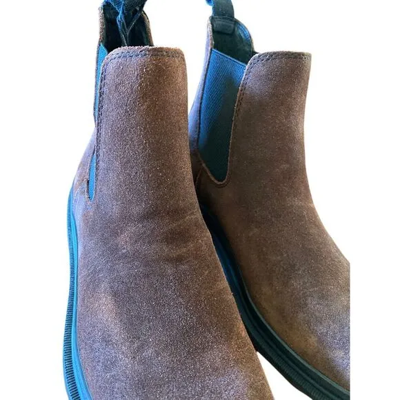 Frye Riley Chelsea Suede Pull-On Ankle Boots. Size 9 1/2. NWOT