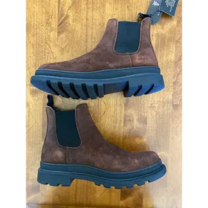 Frye Riley Chelsea Suede Pull-On Ankle Boots. Size 9 1/2. NWOT