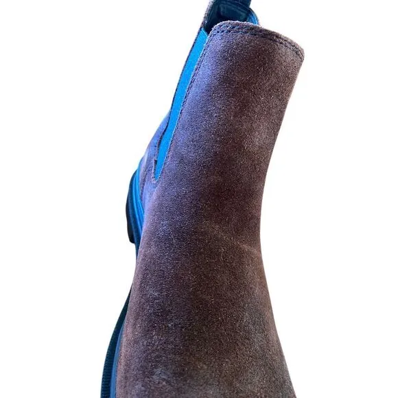 Frye Riley Chelsea Suede Pull-On Ankle Boots. Size 9 1/2. NWOT