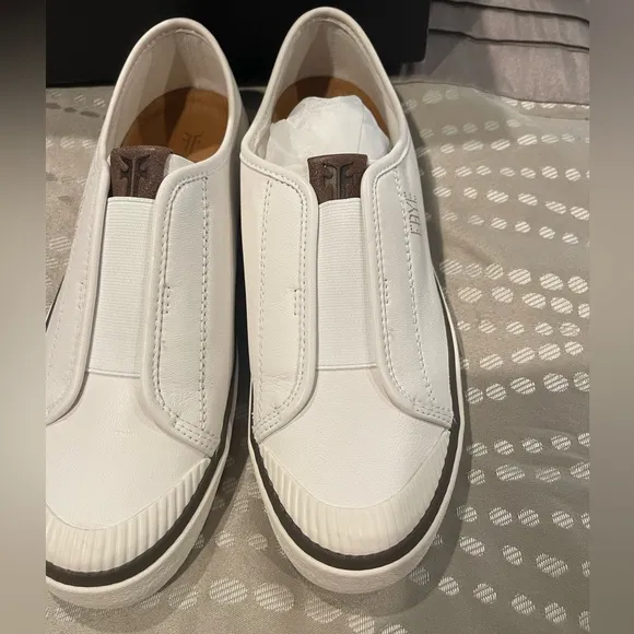 FRYE SNEAKERS