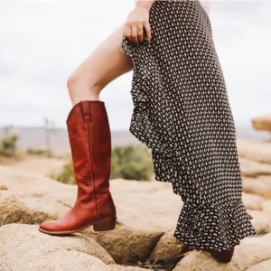 Frye Women's High Knee Boots Carson Pull On Red Leather 5.5 M Western