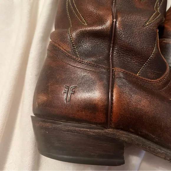 Frye women’s pull on Deco Stitch Western Boots.