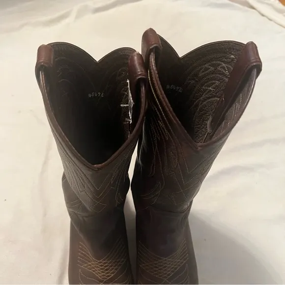 Frye women’s pull on Deco Stitch Western Boots.