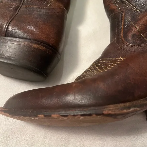 Frye women’s pull on Deco Stitch Western Boots.