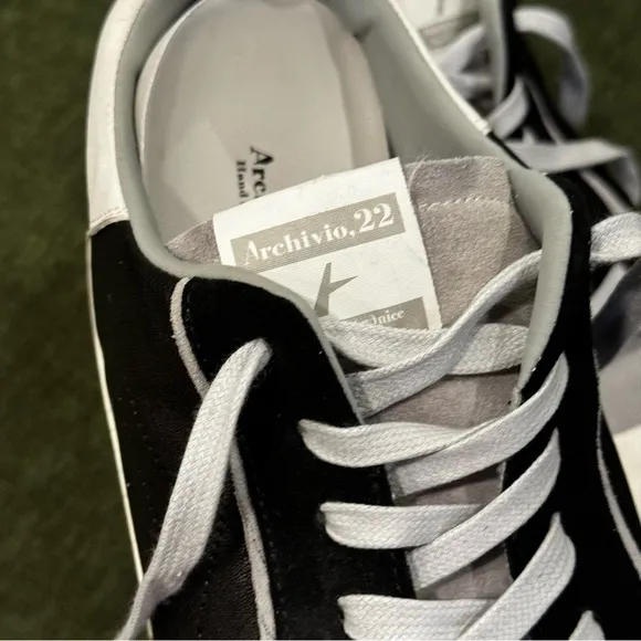 G448 / ARCHIVIO,22 | Black/White Men's  42 Sneakers