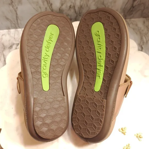 Gcomfort Women's Sandals/Flats Size 9 Beige/Rose Gold Adjustable Buckle Leather