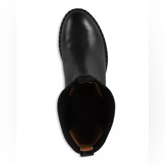 Gentle Souls by Kenneth ColeWomen's Bernadette Pull On Chelsea Boots