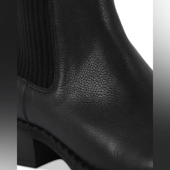 Gentle Souls by Kenneth ColeWomen's Bernadette Pull On Chelsea Boots