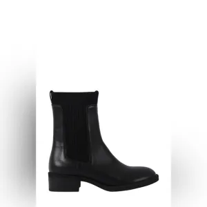 Gentle Souls by Kenneth ColeWomen's Bernadette Pull On Chelsea Boots