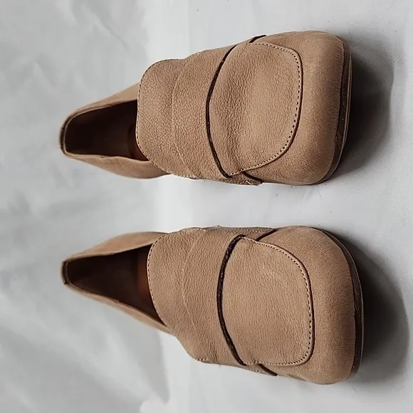 GENTLE SOULS KENNETH COLE ELLA LEATHER LOAFERS🍄LADIES 11🍄COLOR MUSHROOM🍄NWOB