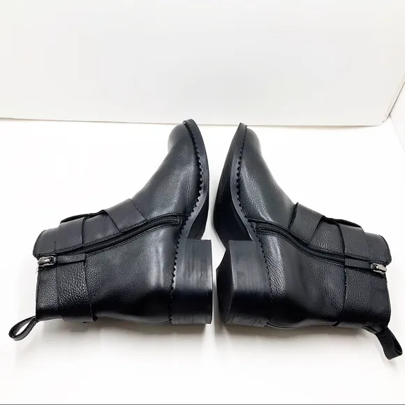 {Gentle Souls} Leighton Moto Pebble Leather Boots