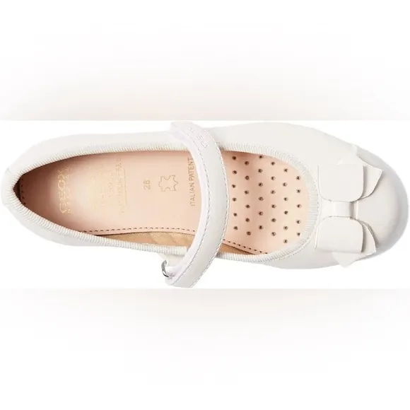 Geox Kids Plie 79 White Flats size 13 in excellent condition