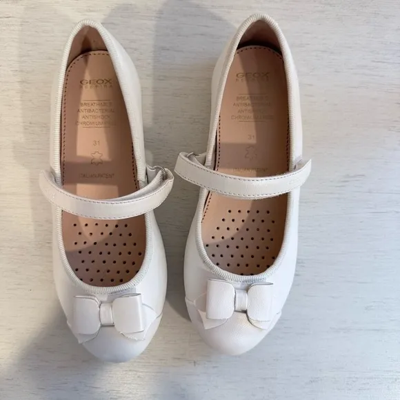 Geox Kids Plie 79 White Flats size 13 in excellent condition