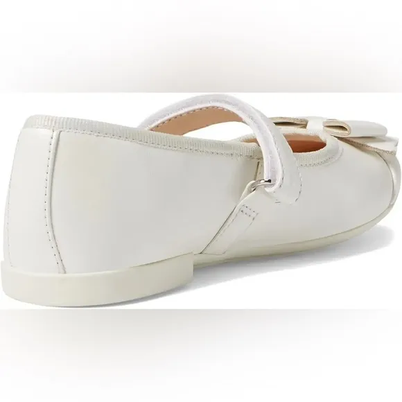 Geox Kids Plie 79 White Flats size 13 in excellent condition