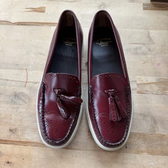G.H. Bass &amp; co burgundy maroon leather tassel slip on loafer flats size 8.5