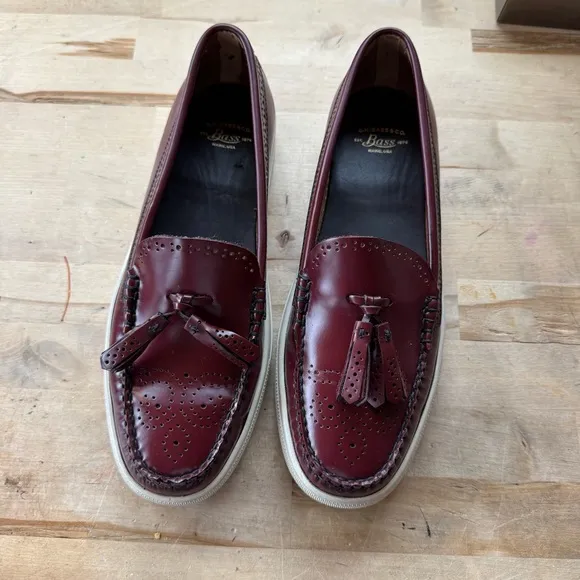 G.H. Bass &amp; co burgundy maroon leather tassel slip on loafer flats size 8.5
