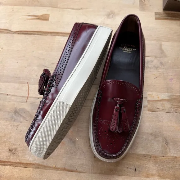 G.H. Bass &amp; co burgundy maroon leather tassel slip on loafer flats size 8.5