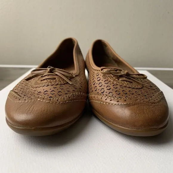 GH Bass Womens 7.5 NARROW Leather Brown Flats Slip-On Shoes - Worn Once EUC
